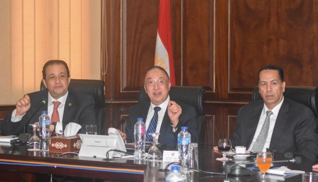 محافظ الإسكندرية: نرحب بتوصيات نقل النواب.. ونعمل لوضع حلول جذرية تخدم المواطنين