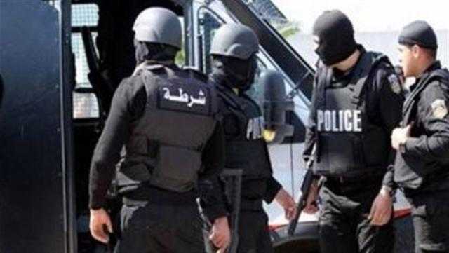 الأمن يكشف تفاصيل فيديو وجود شخص مكبل بسلسلة حديدية داخل حجرة بمحافظة قنا