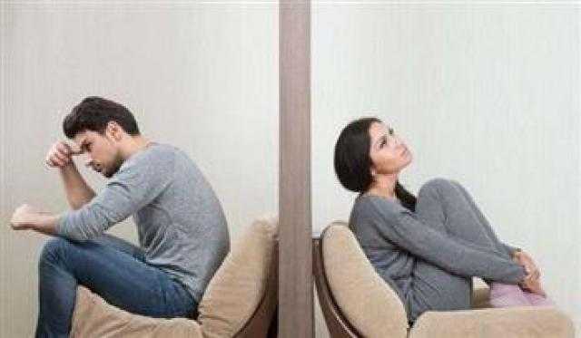 أستاذ علم نفس يكشف أسباب الخرس الزوجي وطرق القضاء عليه.. فيديو
