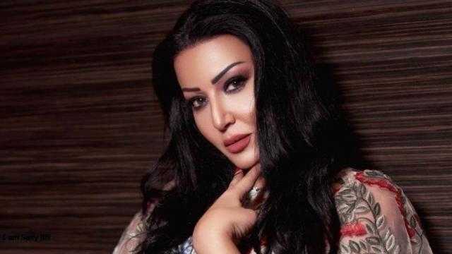 ياسمين عز تشيد بـ سمية الخشاب: ”لازم نستخدم نصايحها منهج في حياتنا”