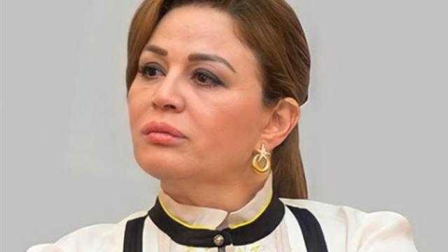 إلهام شاهين تنهار بالبكاء خلال ندوة تكريمها.. وتؤكد: ”كنت مهددة بالقتل من الإخوان”