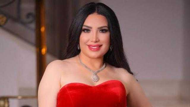 هالة سرحان تحرج عبير صبري خلال ندوة تكريم الهام شاهين: ”جاية متأخر وقاعدة على كرسي مش بتاعك!”
