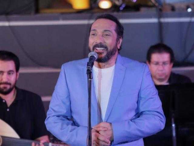 ”اللي نفسه في حاجة يطلبها”.. علي الحجار يشارك جمهوره في اختيار أغاني حفله