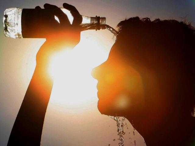وصفات طبيعية هامة لعلاج ضربة الشمس.. تعرف عليها