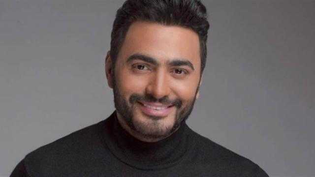 استعدو.. تامر حسني يطرح البوستر الرسمي لفيلم بحبك