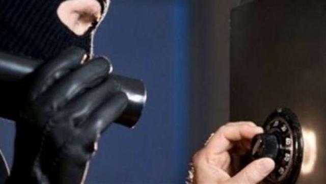 حبس سائق وصديقه بتهمة سرقة خزينة شركة في كرداسة