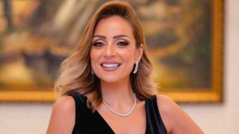 من سيارتها الفارهة.. ريم البارودي تخطف الأنظار في أحدث ظهور