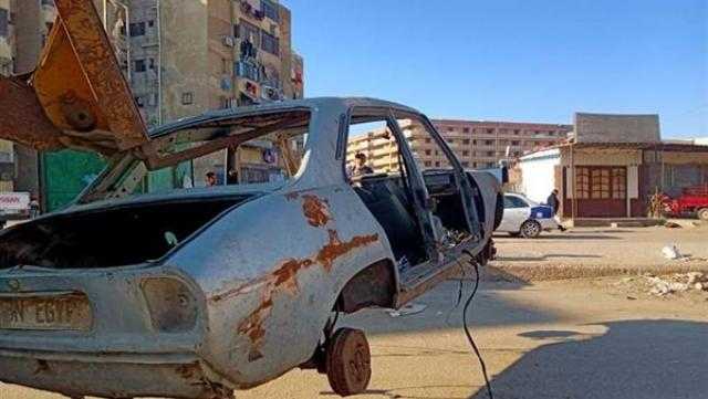 رفع 62 سيارة ودراجة نارية متهالكة من الشوارع