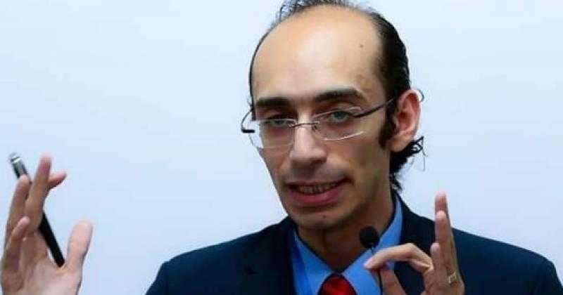 النائب محمد عبد العزيز يلتقى رئيس مدينة شبرا الخيمة لمتابعة طلبات المواطنين