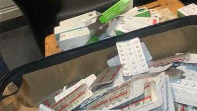 ضبط محاولتي تهريب حشيش وأقراص ترامادول مخدر بمطار القاهرة.. صور