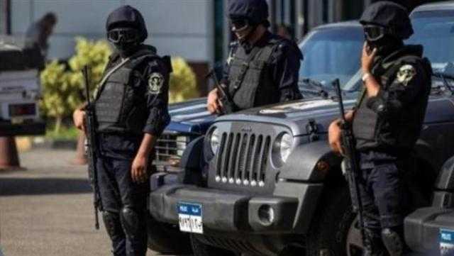 ضبط مالك مخزن بحوزته كمية من السجائر المهربة في القاهرة