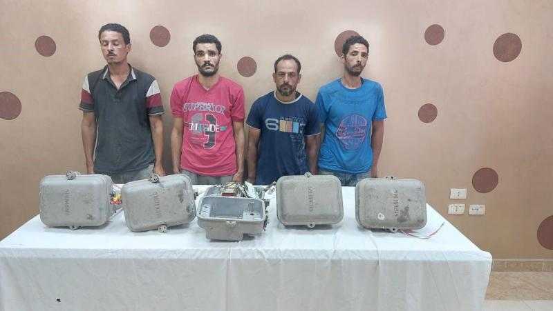 اعترافات لصوص الصناديق الخاصة بإشارات حركة سير القطارات بالغربية