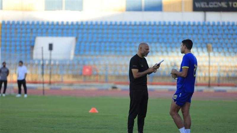 مدرب الإسماعيلي يحفز محمد عادل قبل مواجهة بيراميدز