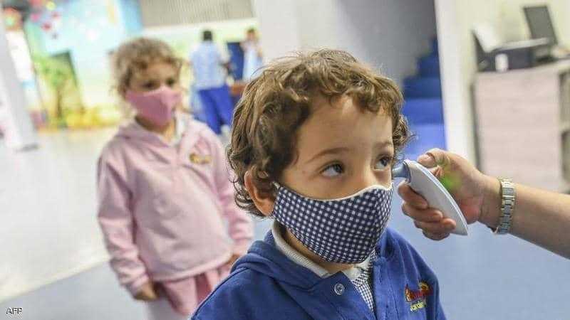طبيبة تحذر من مخاطر النظافة المفرطة للأطفال