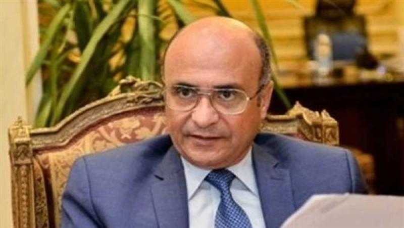 العدل تمنح 2774 من العاملين بالجمارك الضبطية القضائية