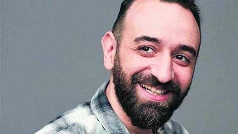عمرو سلامة ينتقد السفر للساحل الشمالي: ”أغلى من أوروبا بتروحوه ليه”