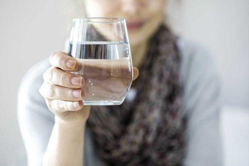 أهمية كأس الماء قبل وجبتك بنصف ساعة