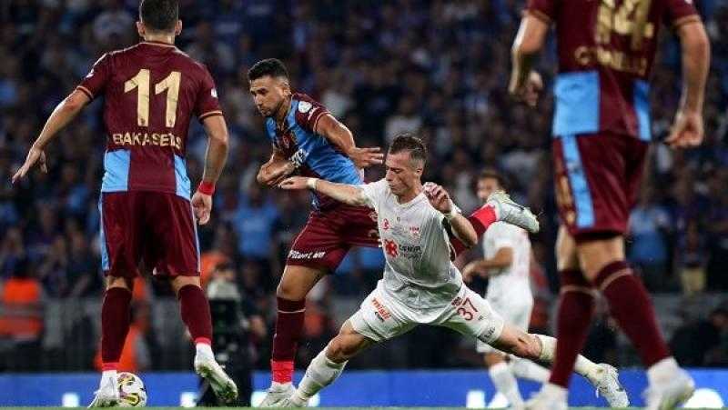 تريزيجيه يقود طرابزون في افتتاح الدوري التركي أمام إسطنبول