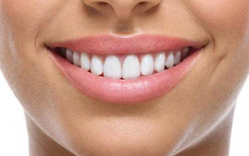 5 عادات ضارة للأسنان واللثة.. خبراء ينصحون بتجنبها
