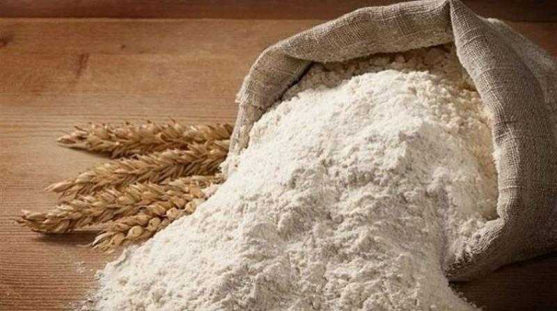 ضبط 24.4 طن دقيق بلدي قبل بيعه في السوق السوداء