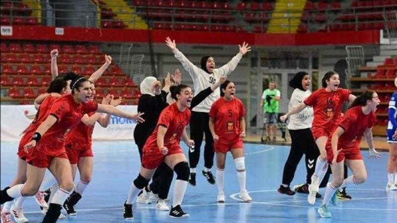 وزير الرياضة يهنئ منتخب ناشئات اليد على الظهور المميز في بطولة العالم