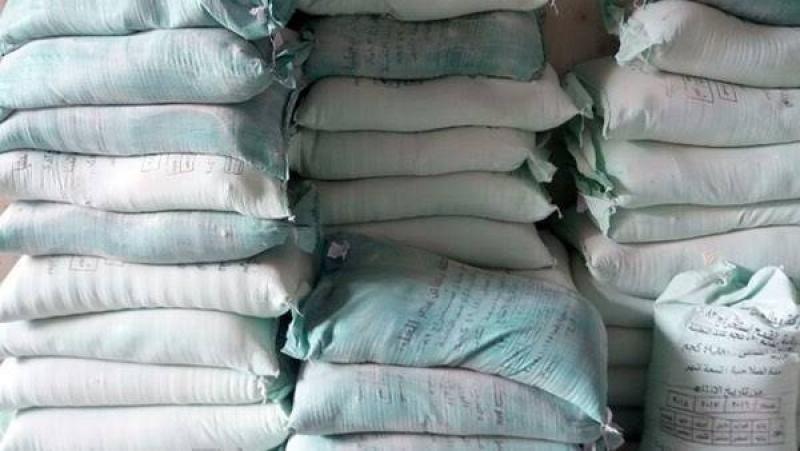 التموين تضبط 25 طن دقيق بلدي قبل بيعه في السوق السوداء بالجيزة