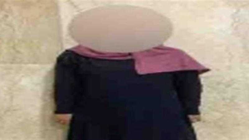 القبض على سيدة خطفت طفلة لسرقة قرطها الذهبي في القاهرة