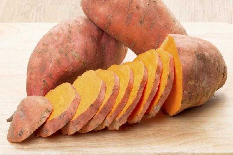 فوائد البطاطا النيئة للوجه