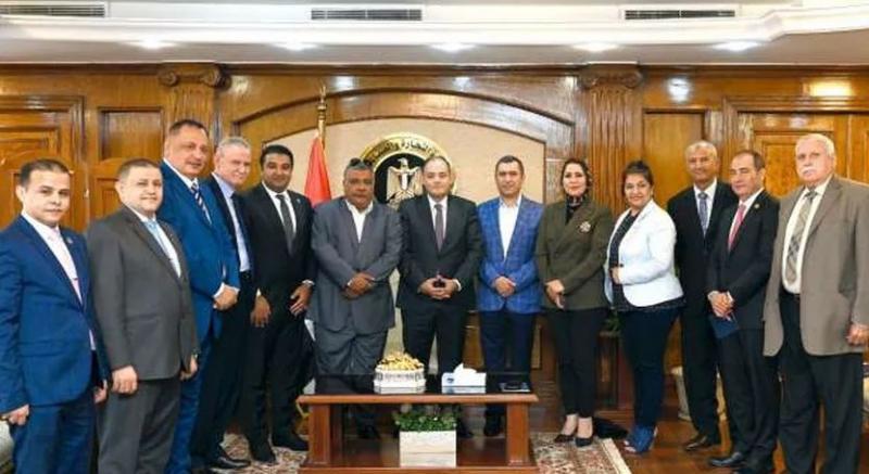 وزير التجارة يستقبل أعضاء لجنة الصناعة بمجلس النواب