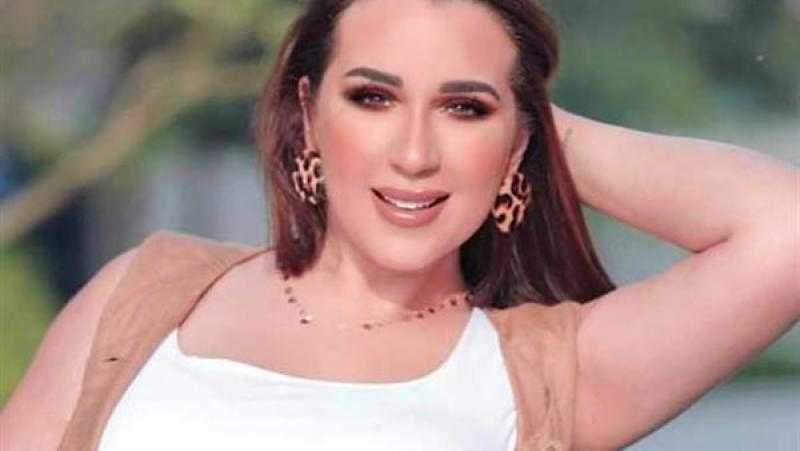 أسما شريف منير تفاجئ متابعيها بلون شعر لافت