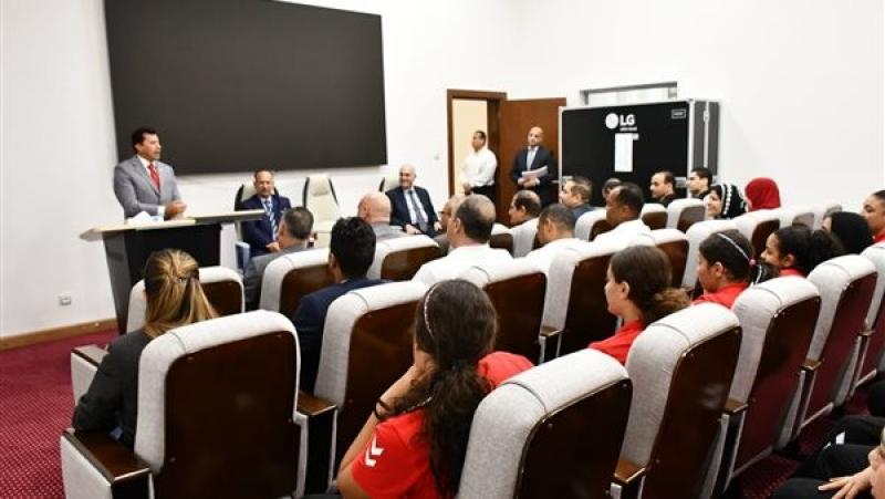 وزير الرياضة يكرم «ناشئات اليد» الحاصل على المركز السابع ببطولة العالم.. صور
