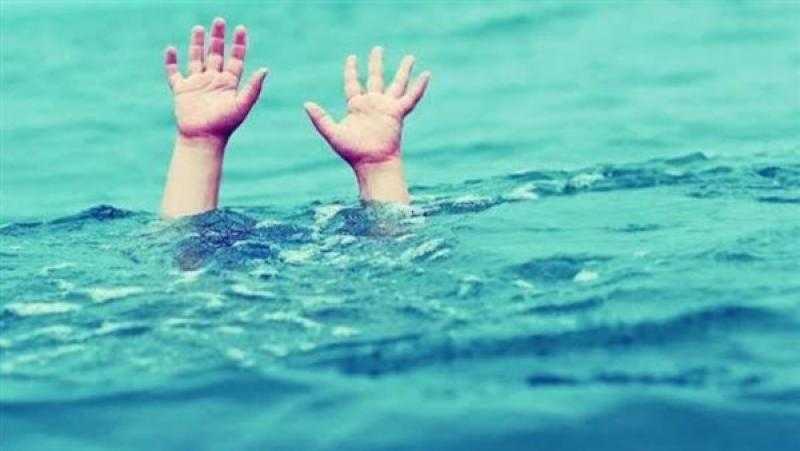 غرق فتاة في أحد شواطئ مطروح.. و10 غطاسين للبحث عن جثمانها