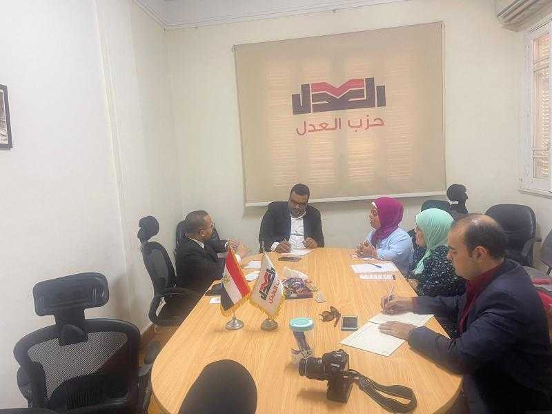 «العدل» يتبنى مطالب قصار القامة والأقزام ويخصص لجنة لهم