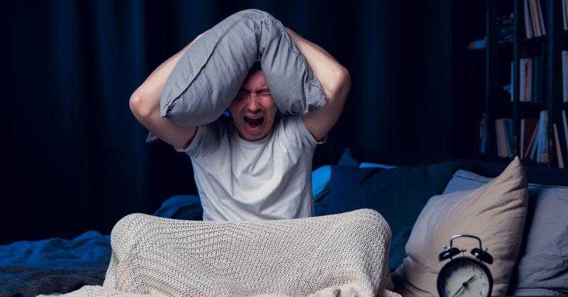 3 نصائح للتخلص من الأفكار المزعجة قبل النوم