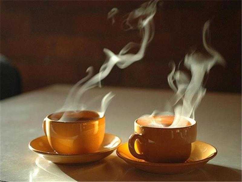 احذر.. المشروبات الساخنة تضاعف خطر الإصابة بسرطان الحلق