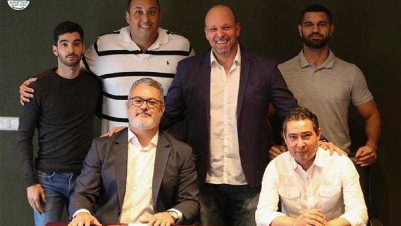 حازم إمام ومحمد بركات يجتمعان مع ميكالي وجهازه الفني