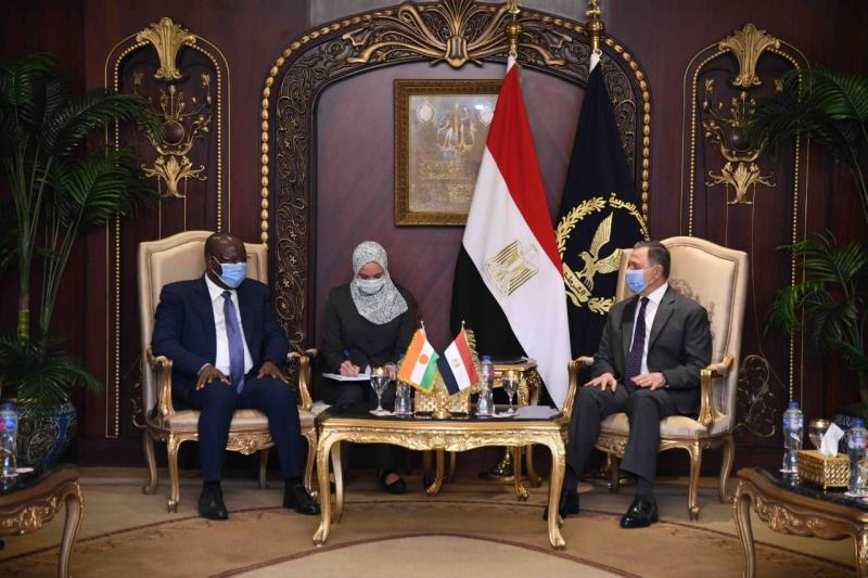 وزير الداخلية خلال لقائه نظيره النيجرى: تقويض كافة الظواهر السلبية الناجمة عن الإرهاب