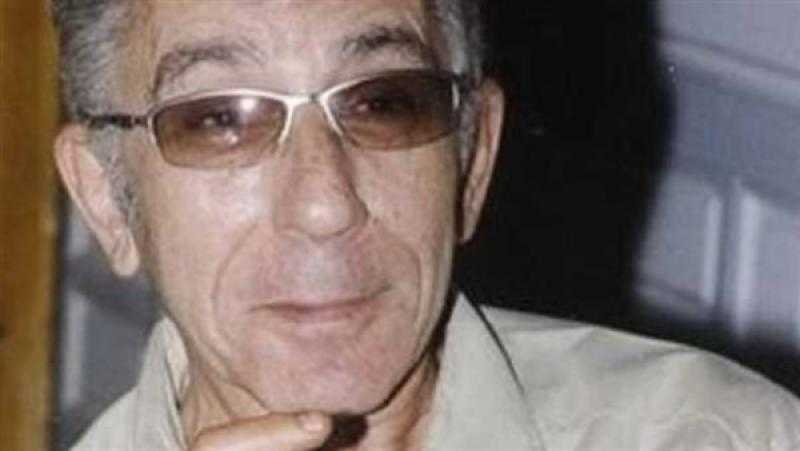 رئيس مهرجان همسة للفنون يطلب من الحضور الوقوف حدادًا على روح علي عبد الخالق