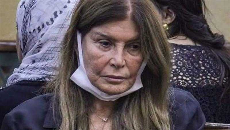 ياسمين عز للساخرين من صورة ميرفت أمين الأخيرة: “بتنشرو سوادكم وعقدكم النفسية”