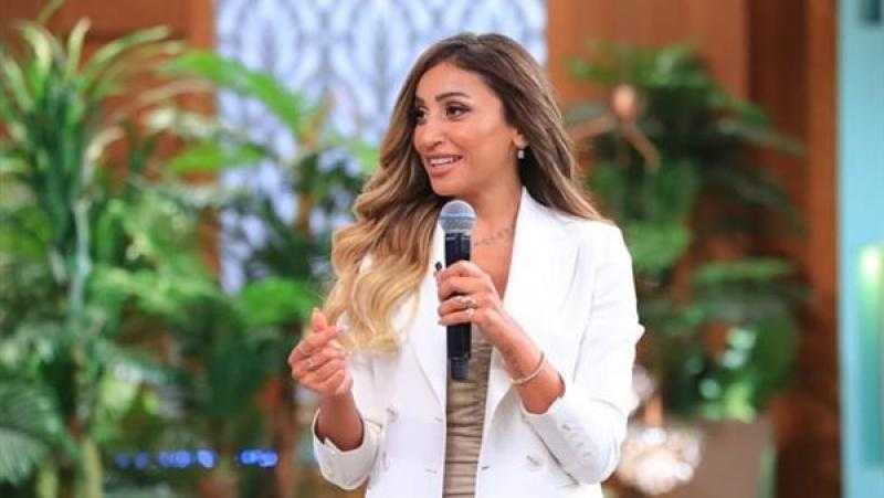 دينا الشربيني: عملت بوتكس وفيلر واشتغلت مذيعة وأنا في الجامعة بالصدفة