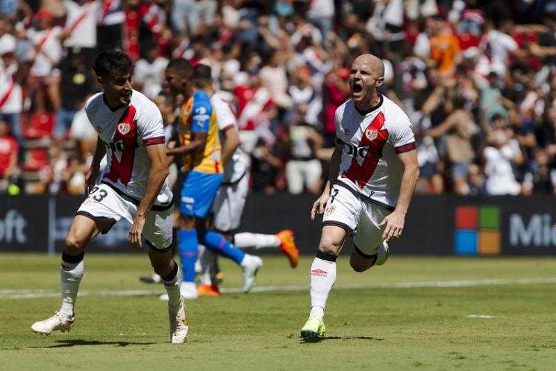 رايو فاليكانو يفوز على فالنسيا في الدوري الإسباني