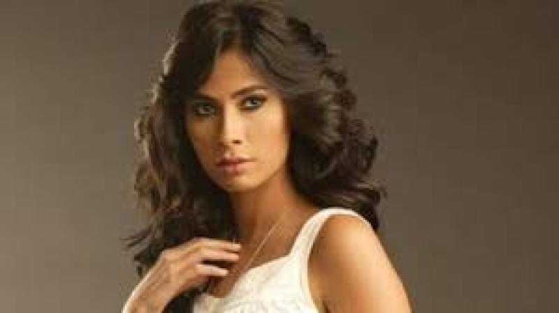 بالأحمر الناري.. روبي تخطف الأنظار بإطلالة ساحرة.. شاهد