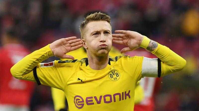 توقعات بغياب ماركو رويس عن بوروسيا دورتموند بعد إصابته في مباراة شالكة
