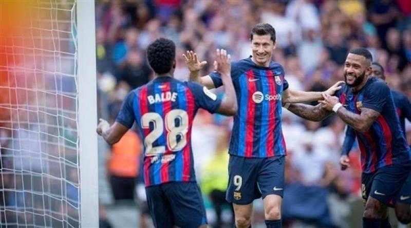 برشلونة يهزم إلتشي بثلاثية ويتصدر الدوري الإسباني مؤقتا