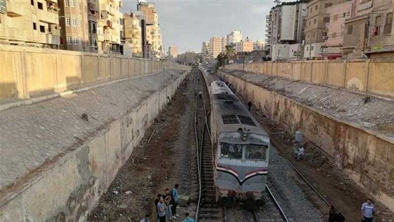 خروج عربتي قطار ركاب عن القضبان بدمنهور بدون إصابات