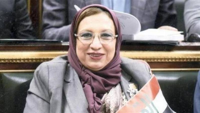 برلمانية: أطالب وزير التعليم بالرقابة على ”السبلايزر” وطلبات المدارس المبالغ فيها