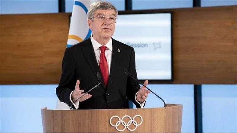 استقبال رسمي لرئيس الأولمبية الدولية في مطار القاهرة