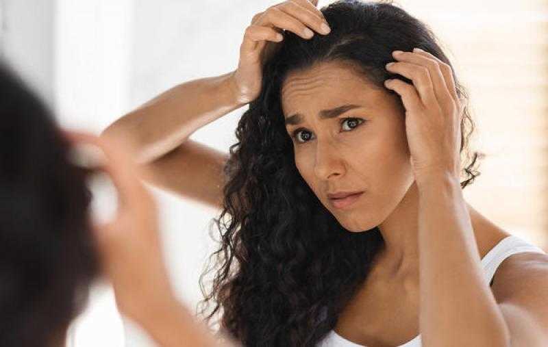 روشتة تساعدك فى التخلص من قشرة الشعر.. اكتشفيها معنا