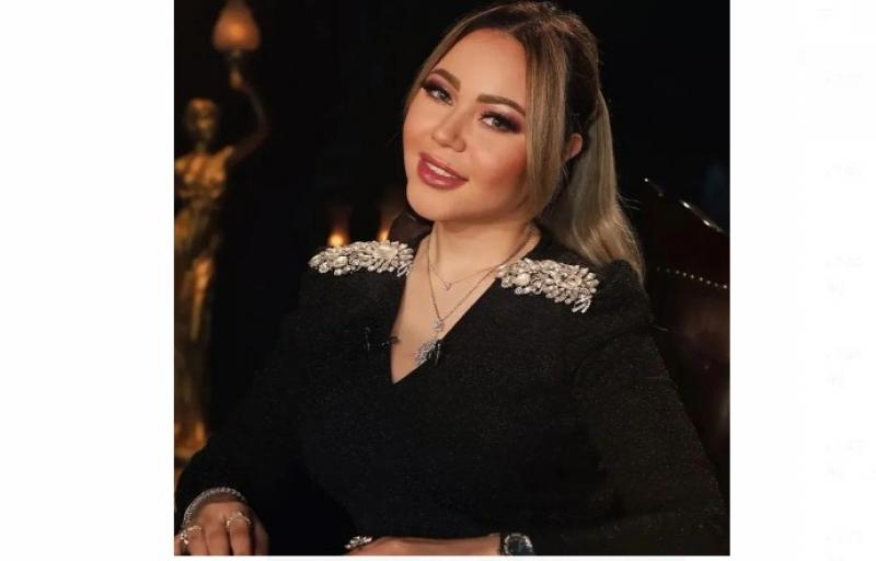 أسما إبراهيم تلفت الأنظار باللبني المجسم