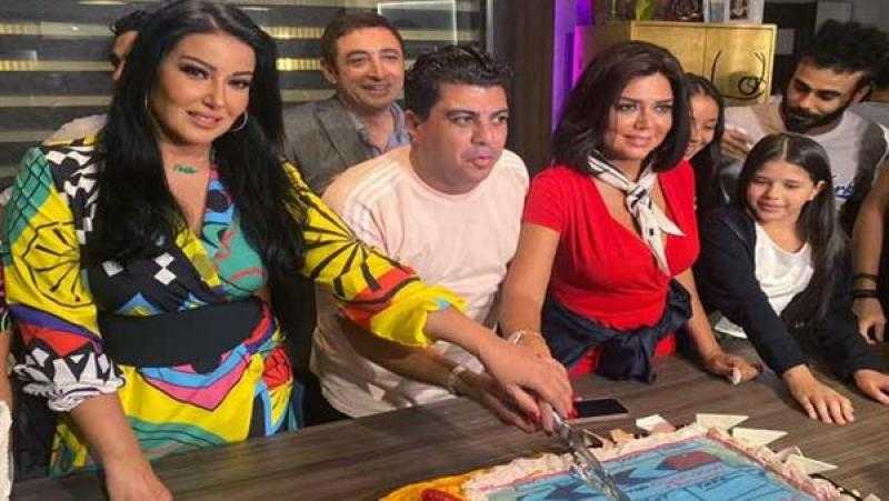 «التاروت» يقود سمية الخشاب ورانيا يوسف إلى شوارع أكتوبر